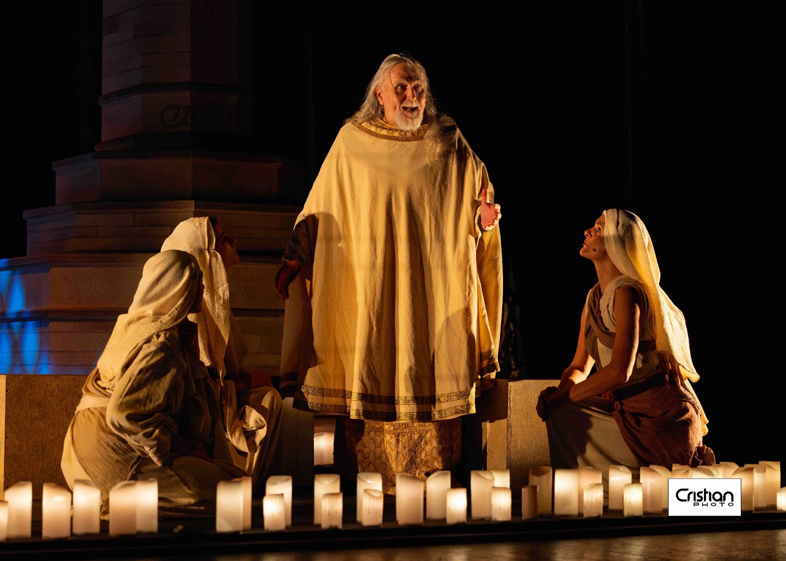 Al Teatro Garibaldi di Modica “Assassinio nella Cattedrale” di Thomas Stearns Eliot, con Moni Ovadia e Marianella Bargilli