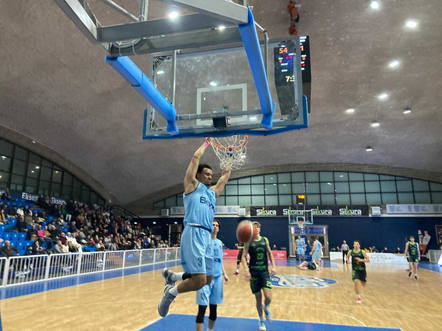 Virtus devastante contro Messina; cambia musica e rifila 43punti di scarto agli avversari