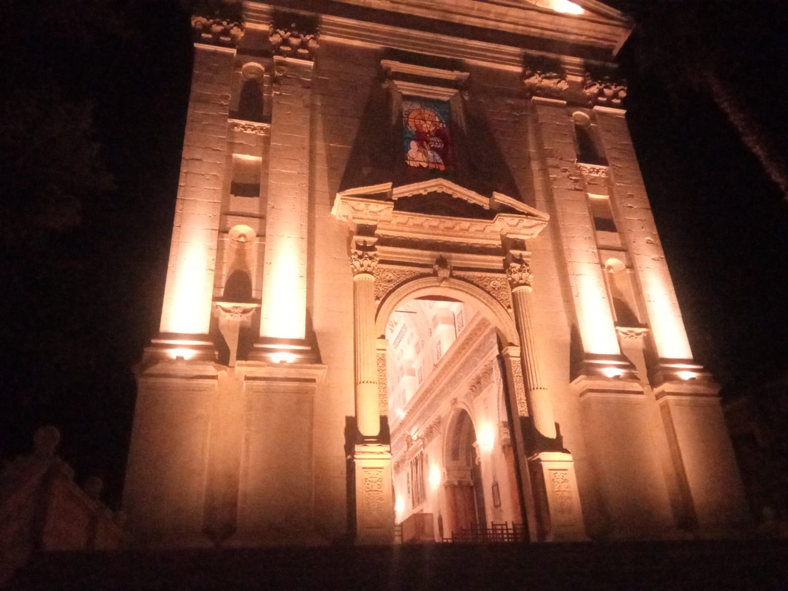 Illuminazione artistica della chiesa di San Biagio in ricordo di Biagio Iurato e Rosa Piluso
