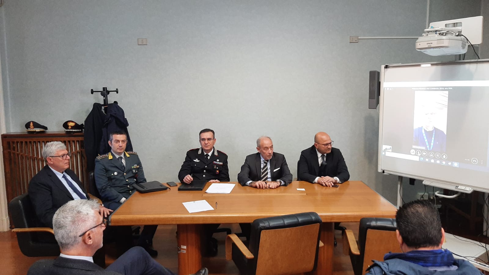 Fumarole e discariche abusive: ecco il “piano Marshall antirifiuti”. Tolleranza zero verso chi inquina ambiente e mette a rischio la salute pubblica