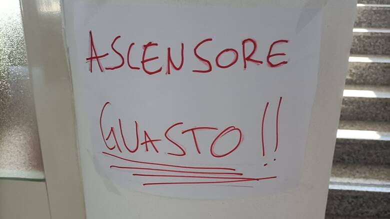 Ascensori ancora guasti a Treppiedi: “Costretti a chiamare i pompieri ogni volta per tornare a casa”