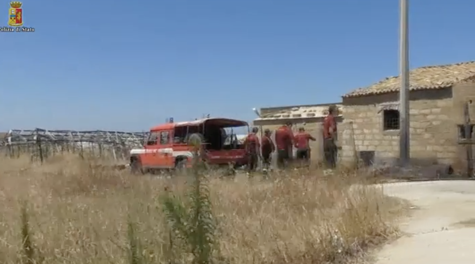 Vigili del fuoco volontari, simulavano incendi per ricevere l’indennità. Al via il processo per 14