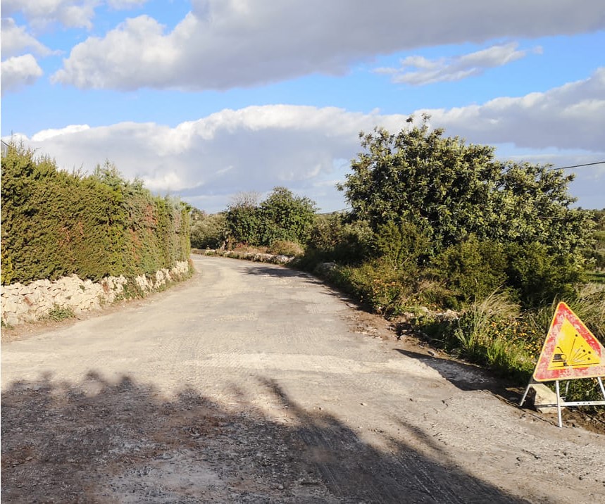 Non più una mulattiera. Ripristino della strada provinciale di accesso alla stazione ferroviaria di Sampieri