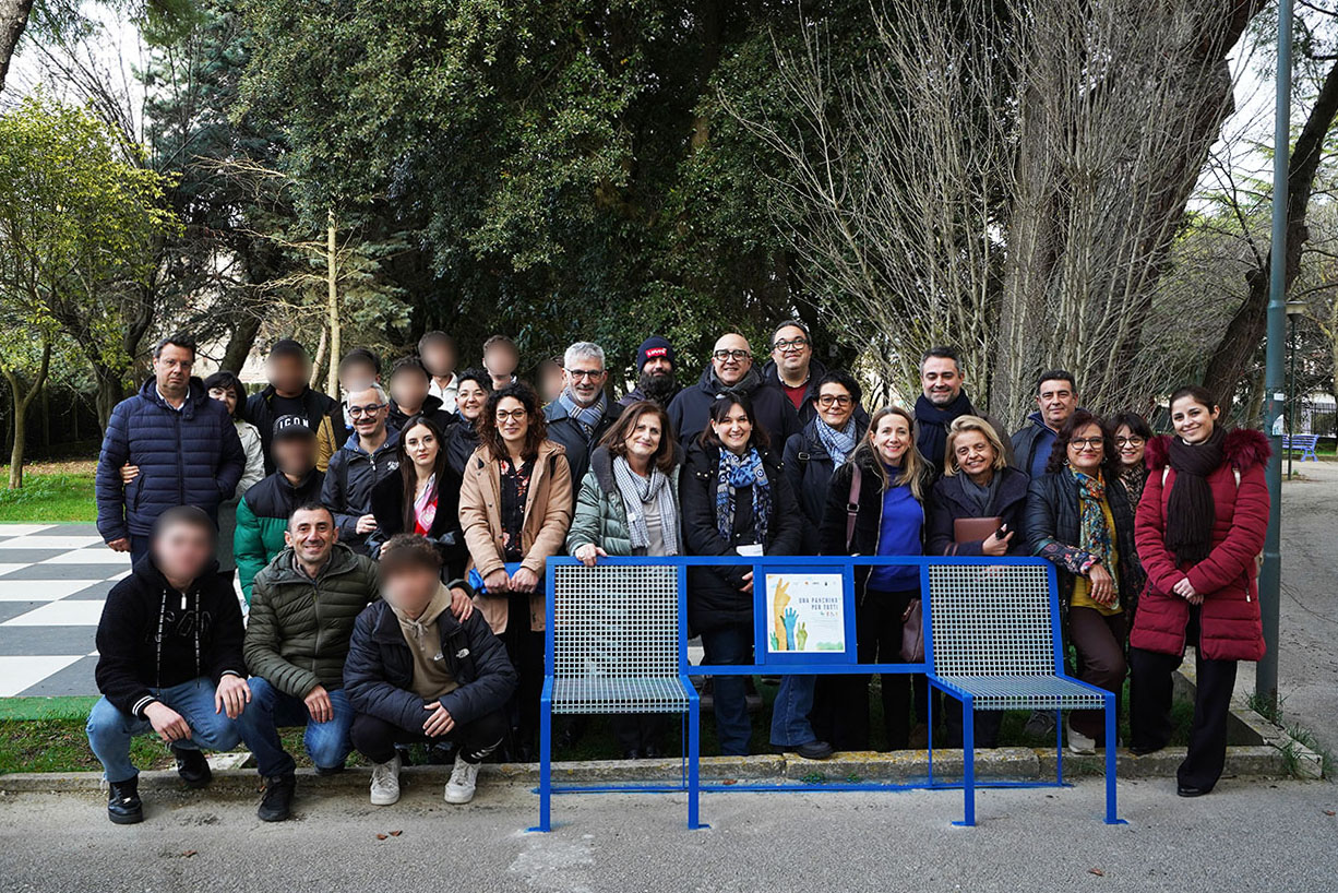 Una “panchina per tutti” è stata inaugurata presso la villa Santa Domenica di Ragusa