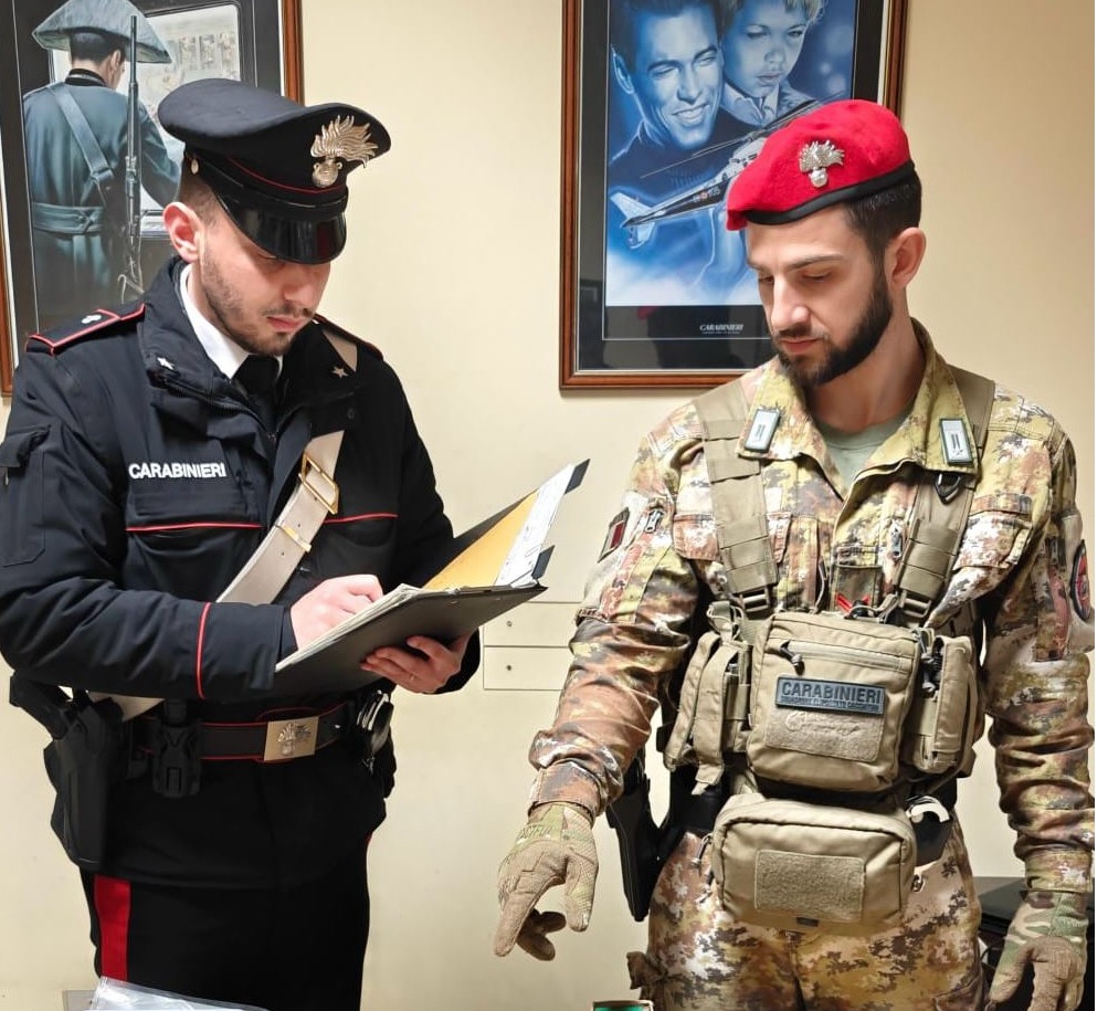 Comiso: pistole modificate trovate in una caldaia condominiale