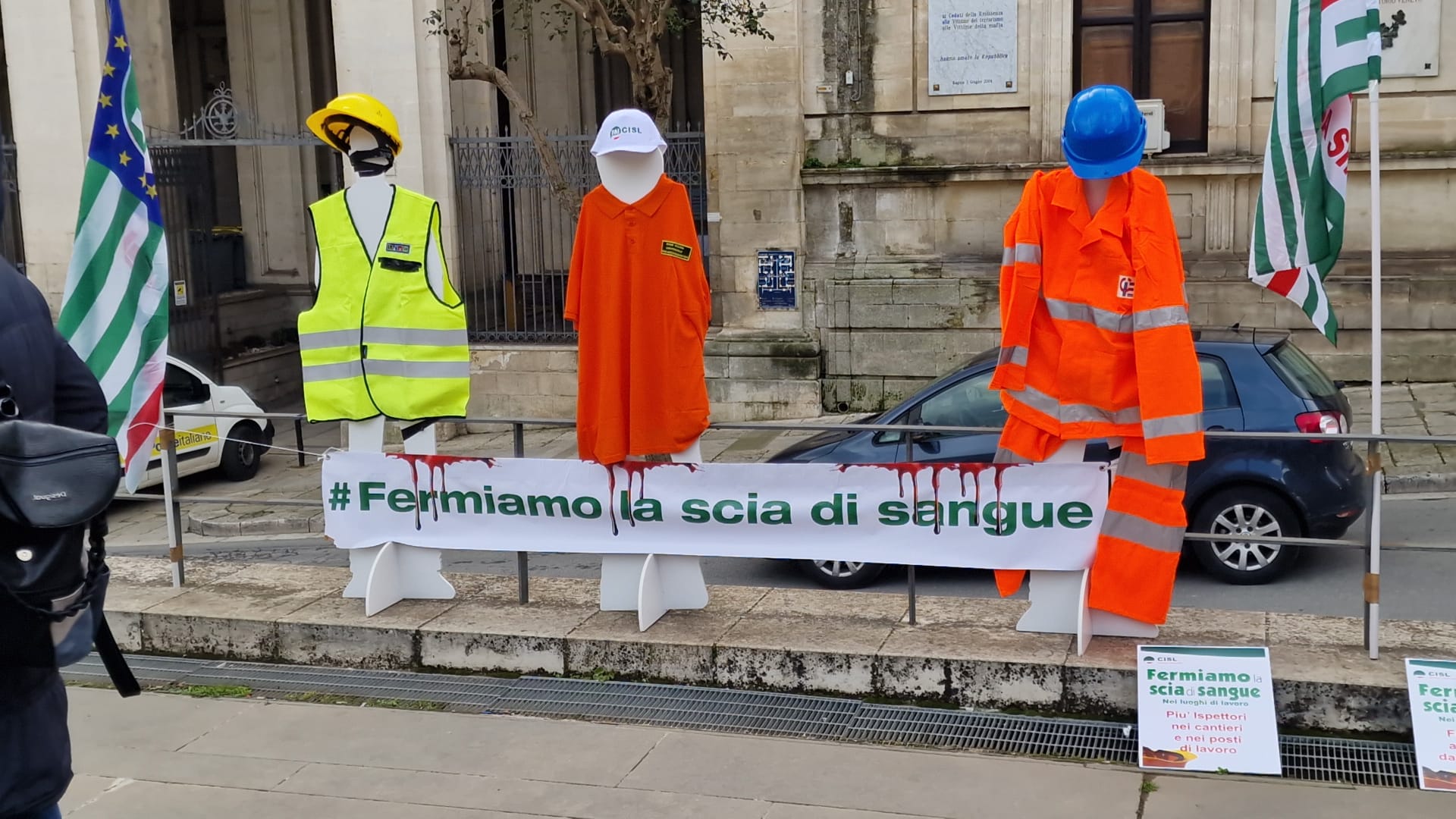 “Fermiamo la scia di sangue”: presidio davanti alla prefettura di Ragusa contro le morti sul lavoro