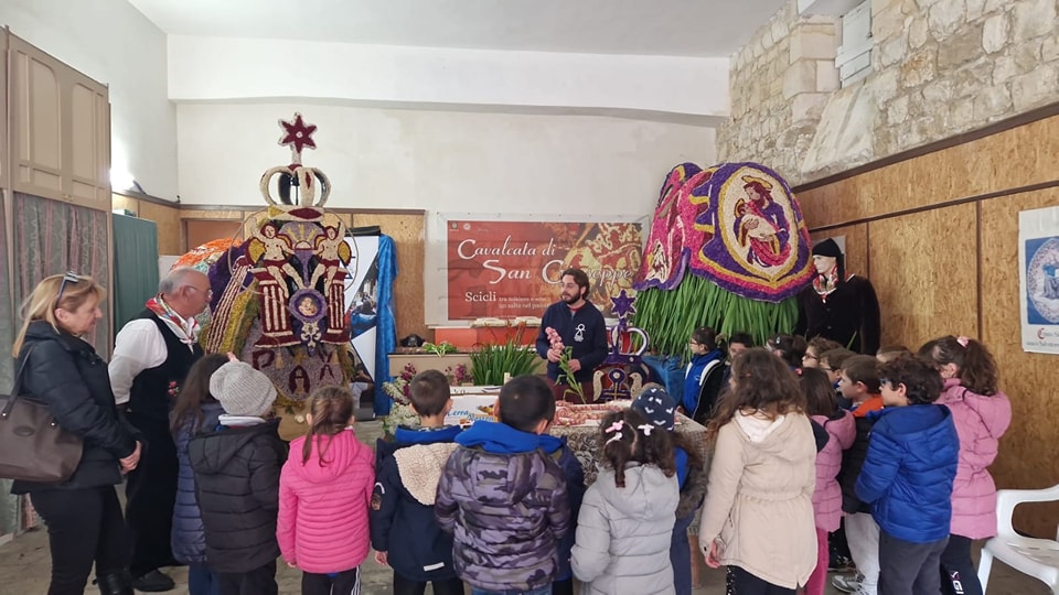 Laboratori per bambini. Tanit in campo per mantenere via la tradizione della Cavalcata di San Giuseppe
