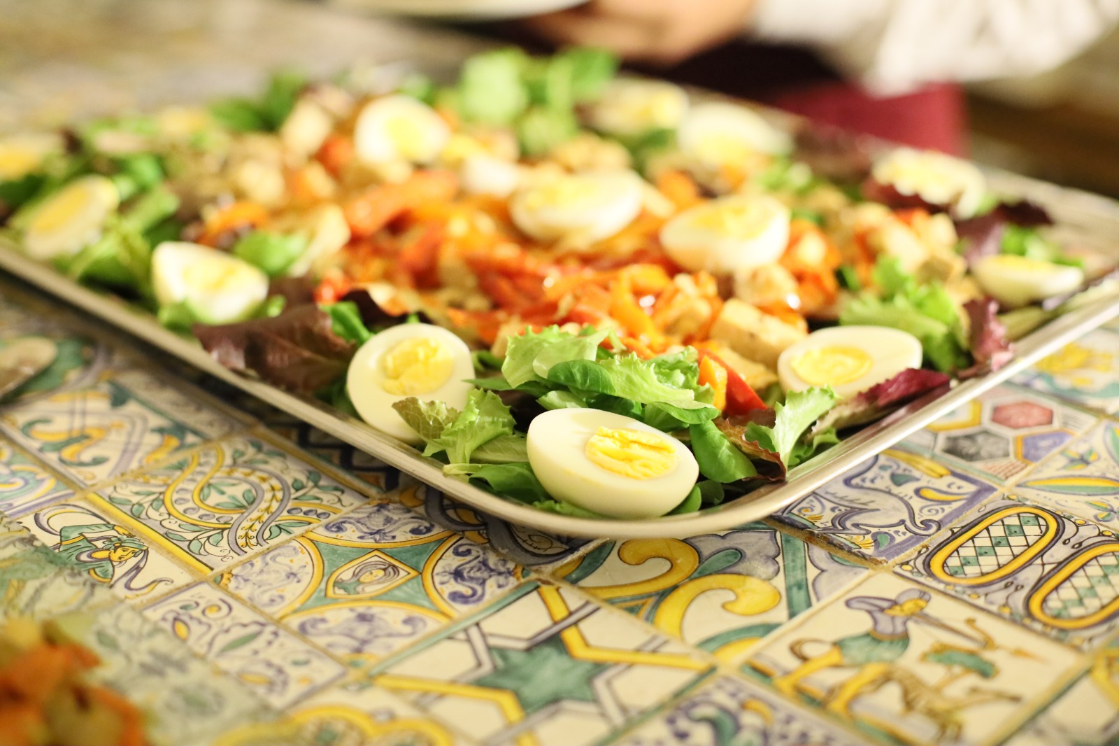 Dieci modi di cucinare l’uovo. A Modica, i giovani studenti dell’istituto Principi Grimaldi donano creatività e gusto