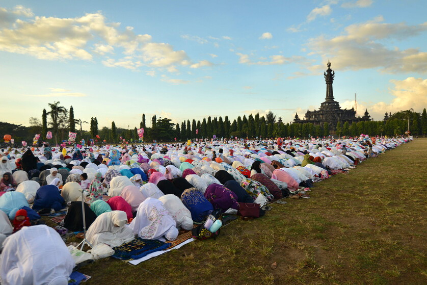 La festa di fine Ramadan. A Santa Croce Camerina un momento di festa allo stadio comunale