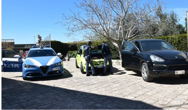 Auto rubate a Palermo e Catania ritrovate in provincia di Ragusa. Denunciato modicano
