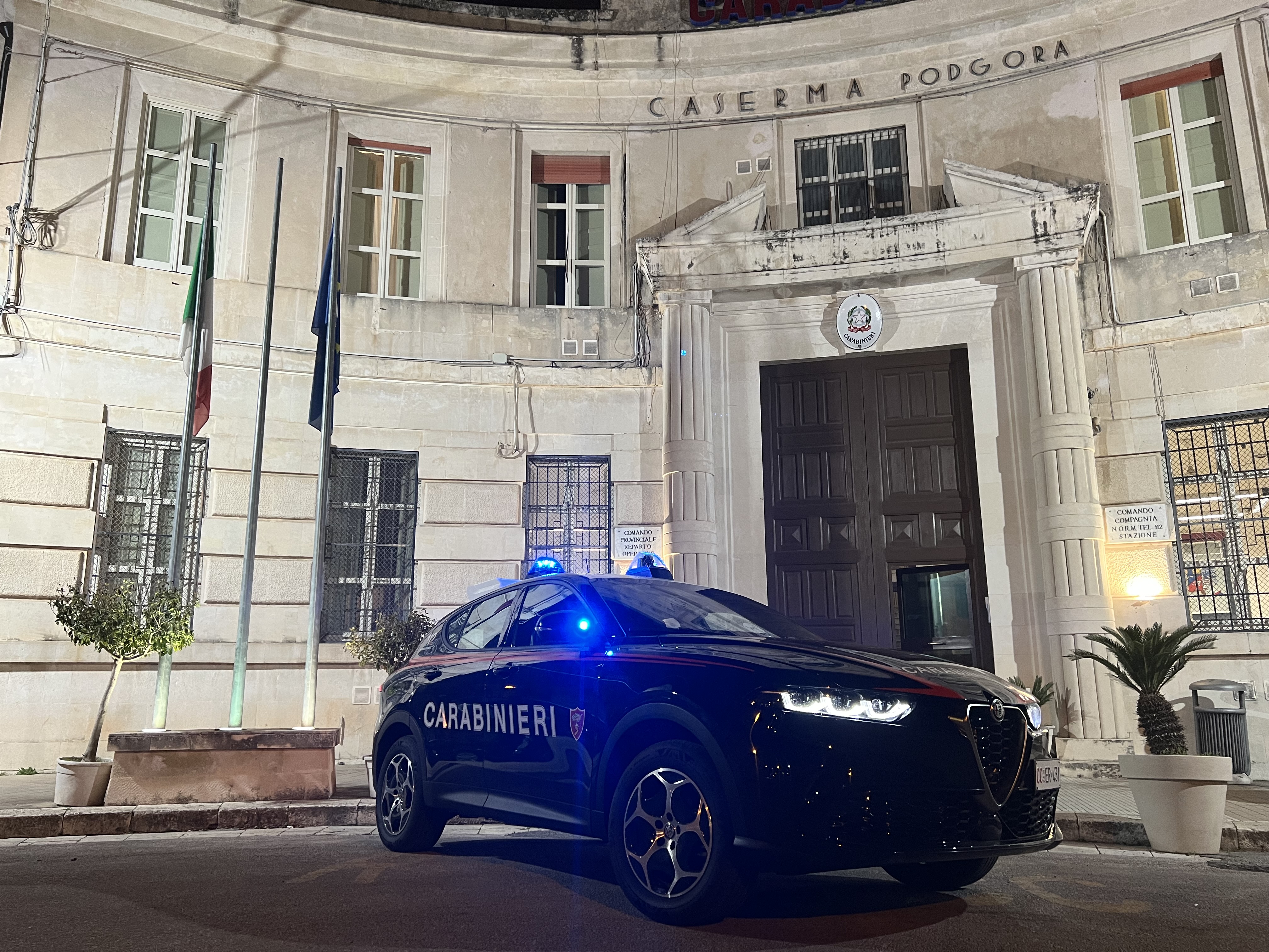 In giro per Ragusa con un manganello vietato: denunciata una tunisina. Un altro straniero sarà rimpatriato