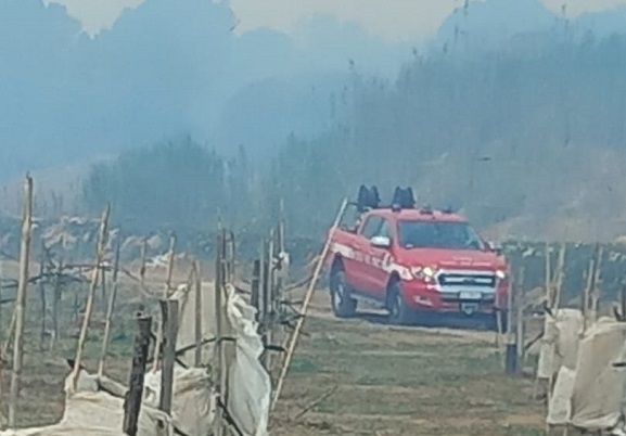 Riprende forza l’incendio a Randello, il fuoco non si ferma