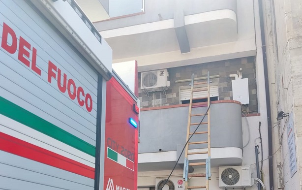 Comiso: corto circuito in un appartamento