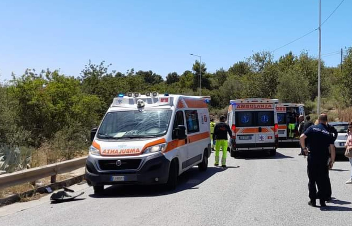 Incidente stradale: quattro feriti dopo scontro tra due auto - Ragusa Oggi