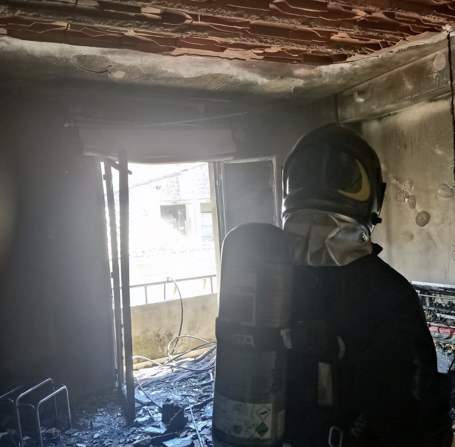 Vigili del fuoco limitano i danni: in fiamme appartamento a Vittoria
