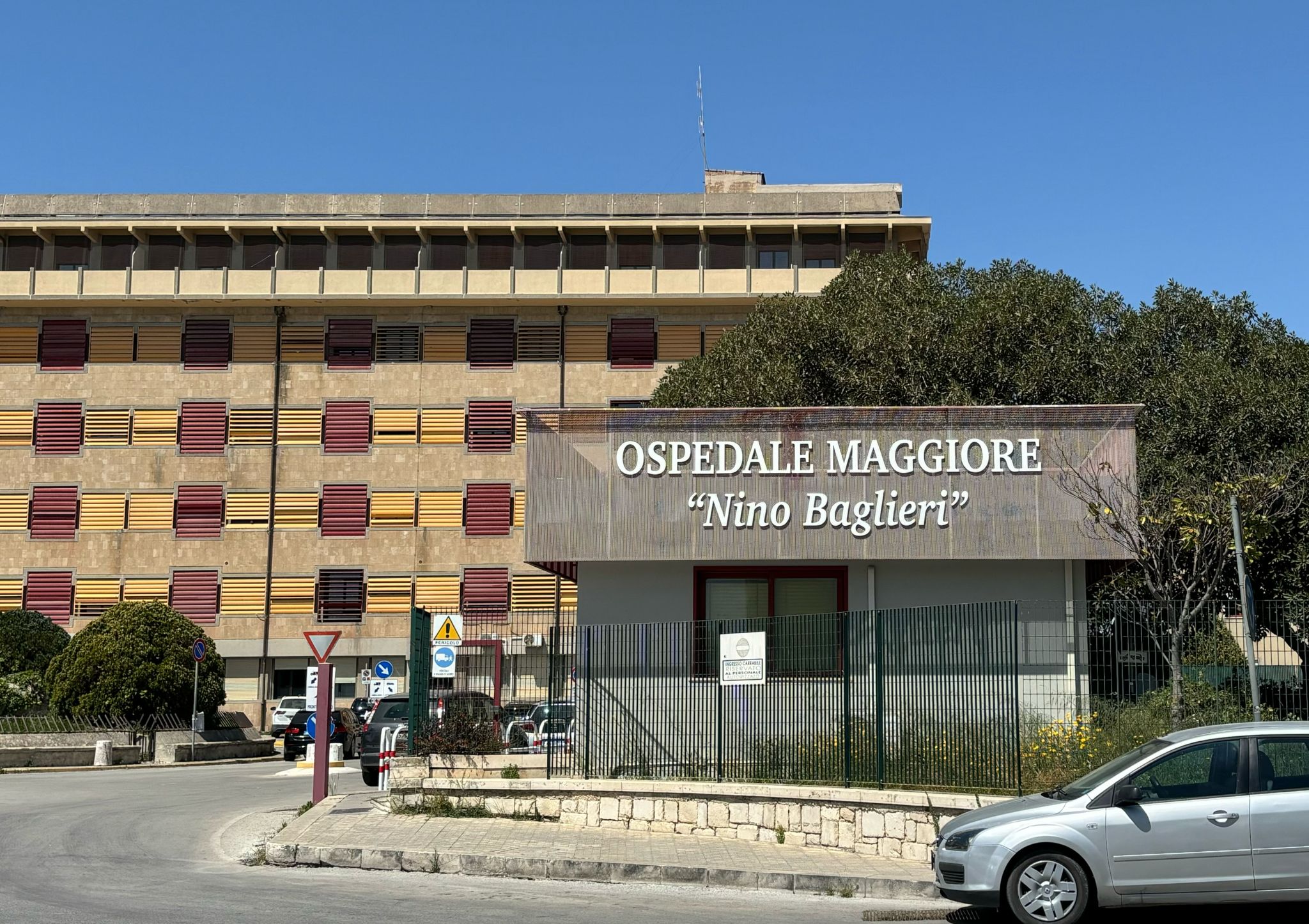 «Avete salvato la vita del mio compagno»: il grazie di una famiglia ai reparti del Maggiore di Modica