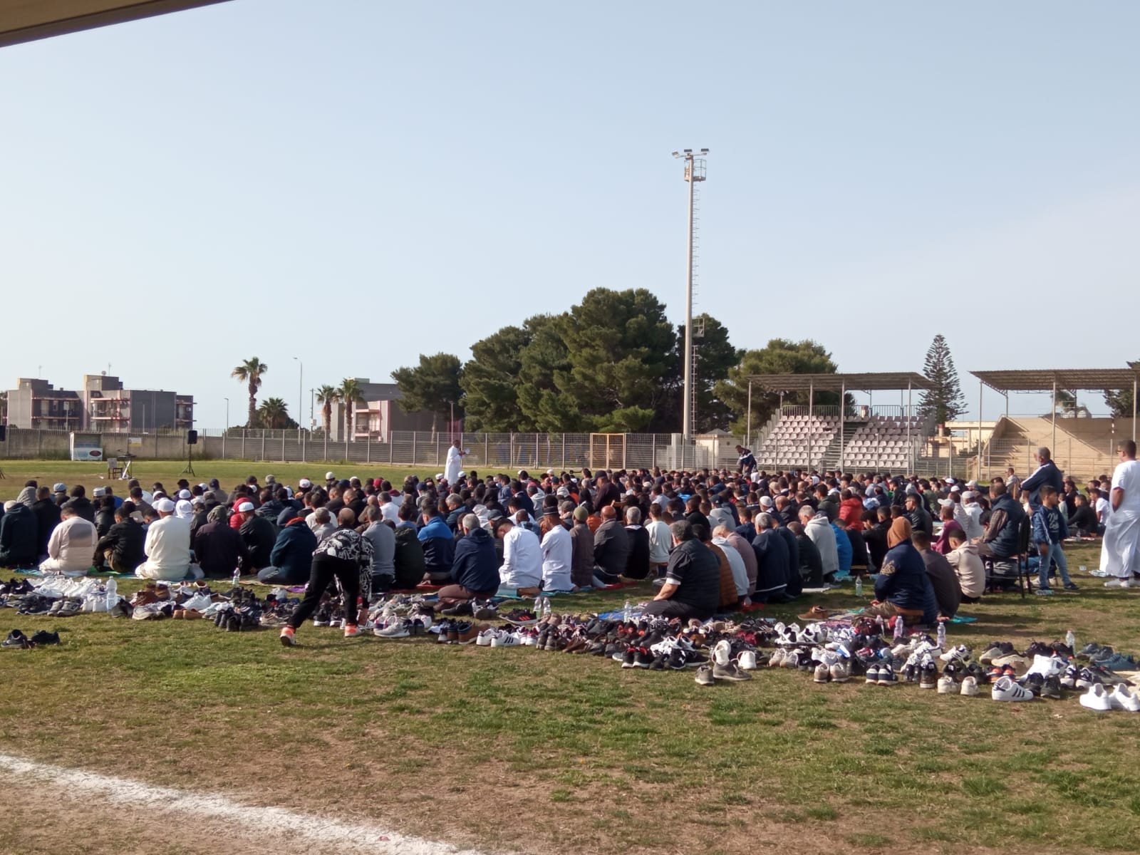 La festa di fine Ramadan. A Santa Croce Camerina un momento di festa allo stadio comunale