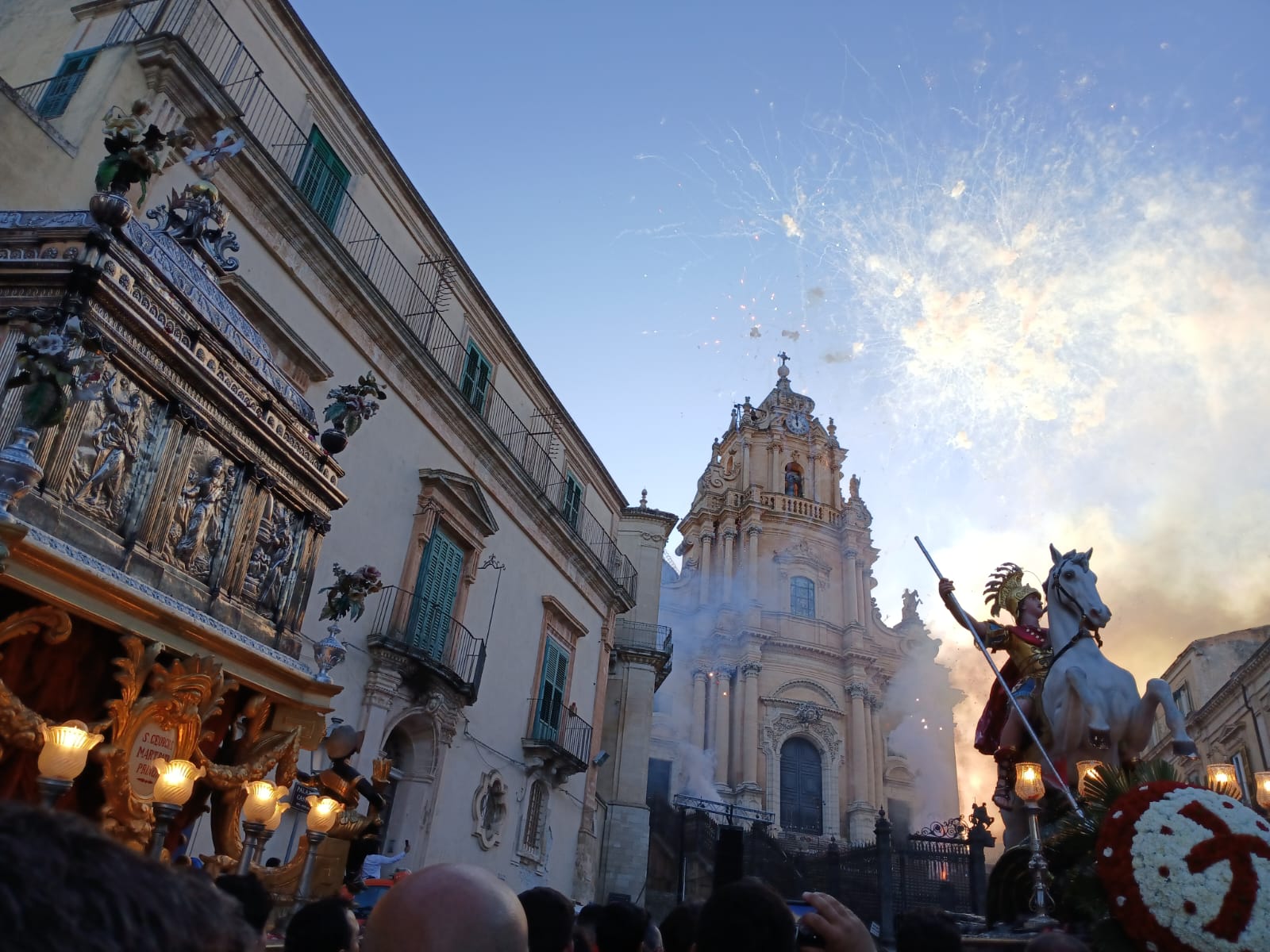 Grande spettacolo per la festa di San Giorgio a Ibla: si concludono i festeggiamenti