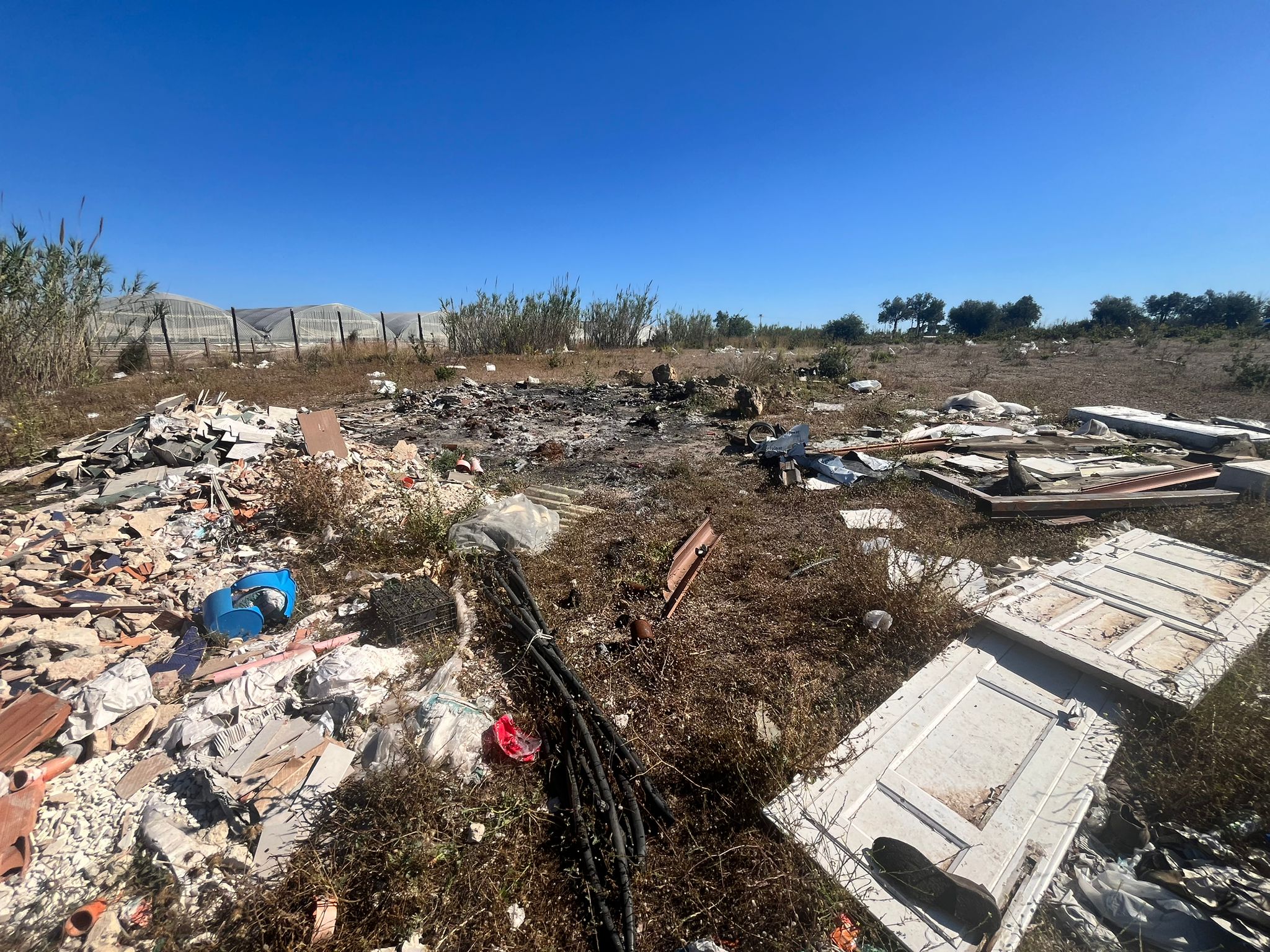 Discarica abusiva di circa 13.000 mq scoperta nel territorio di Vittoria
