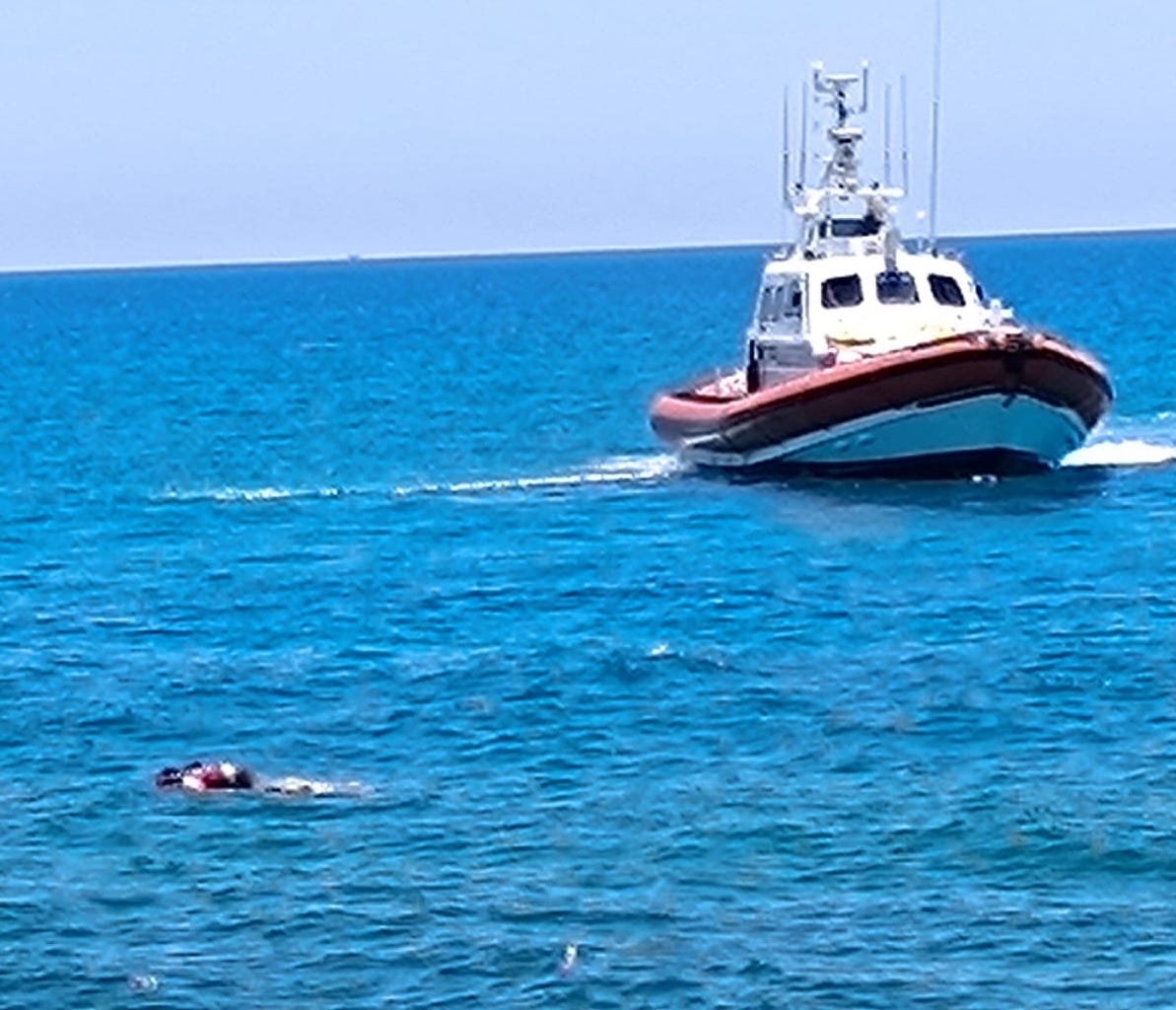 Cadavere in mare nel tratto di Punta Corvo fra Cava d’Aliga e Sampieri