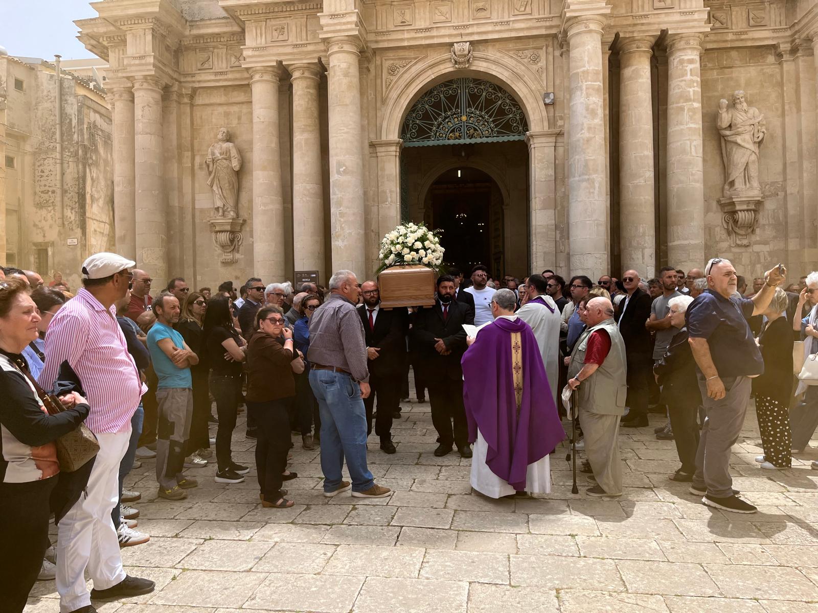 Religioso silenzio per salutare Giuseppe Ottaviano ad una settimana dalla sua morte