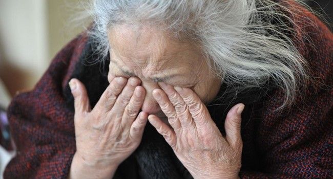 Minacce, maltrattamenti e aggressioni fisiche alla madre: arrestato 30enne a Scicli