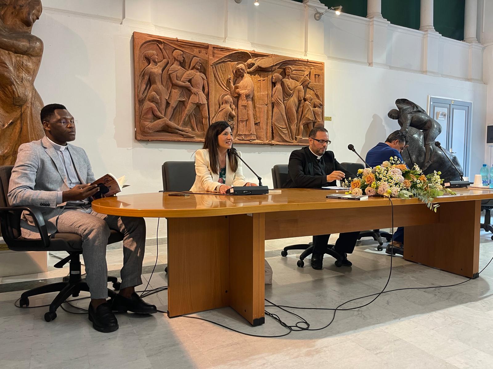 La speranza, la più umile delle tre virtù teologali. A Modica incontro con don Berckus Duverly Goma