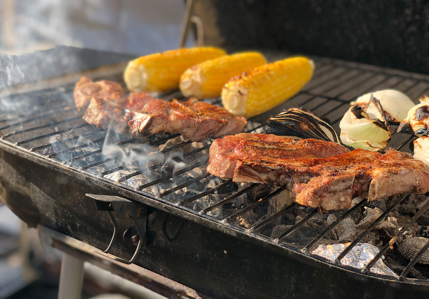 Cuocere carne e tutti gli altri alimenti nel modo giusto per evitare di infiammare il nostro organismo: convegno con lo chef Stefano Polato