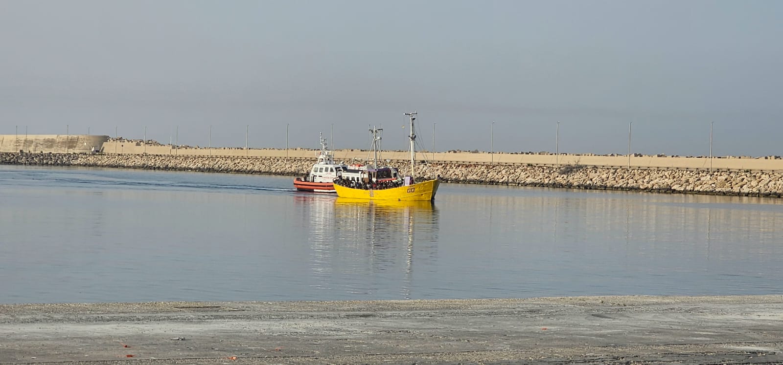 In 43 sbarcati a Pozzallo dalla nave ong Mare – go