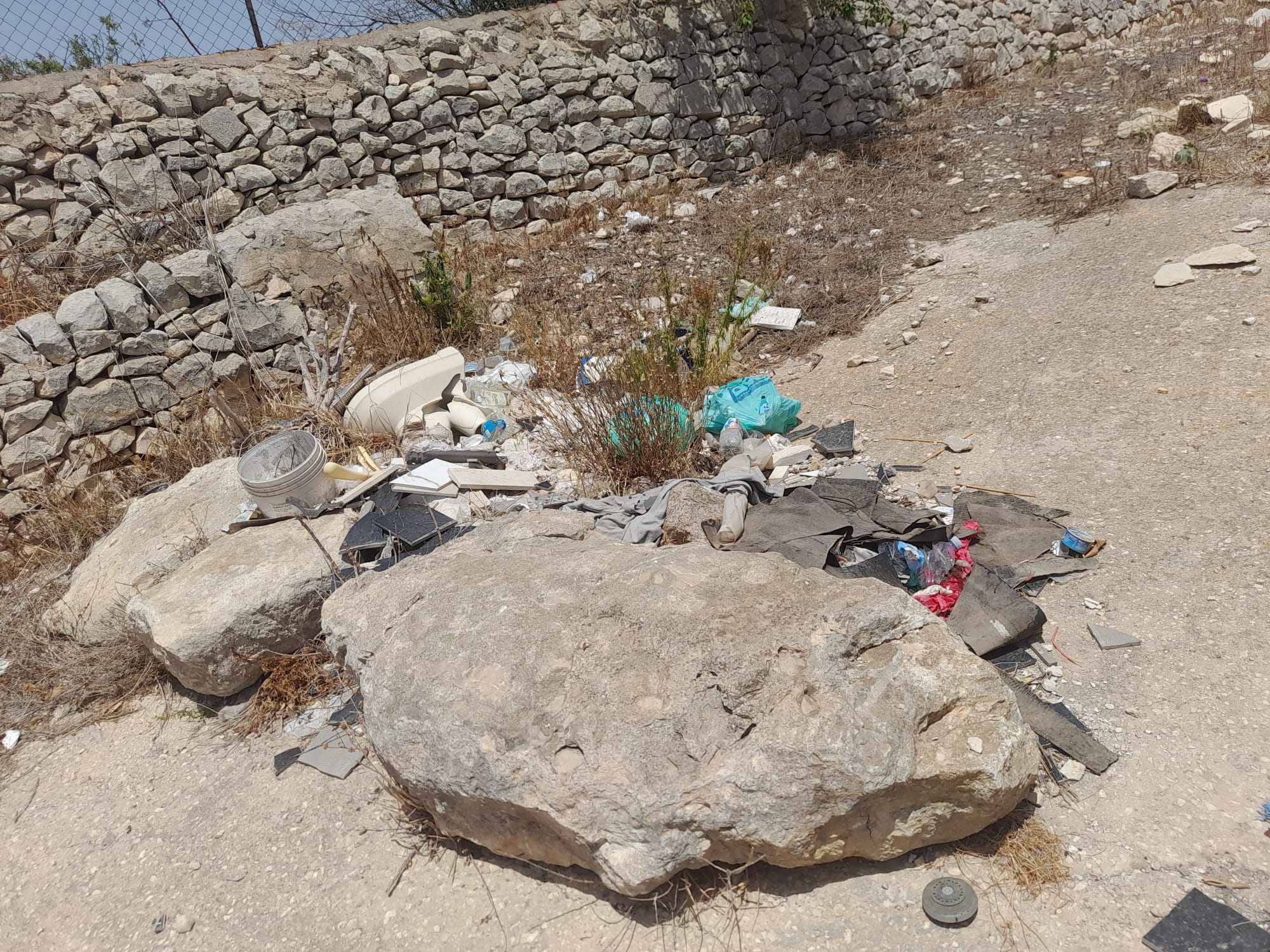 Contrada Grottelle e Fondo Scaro, periferie di Pozzallo abbandonate: i cittadini protestano