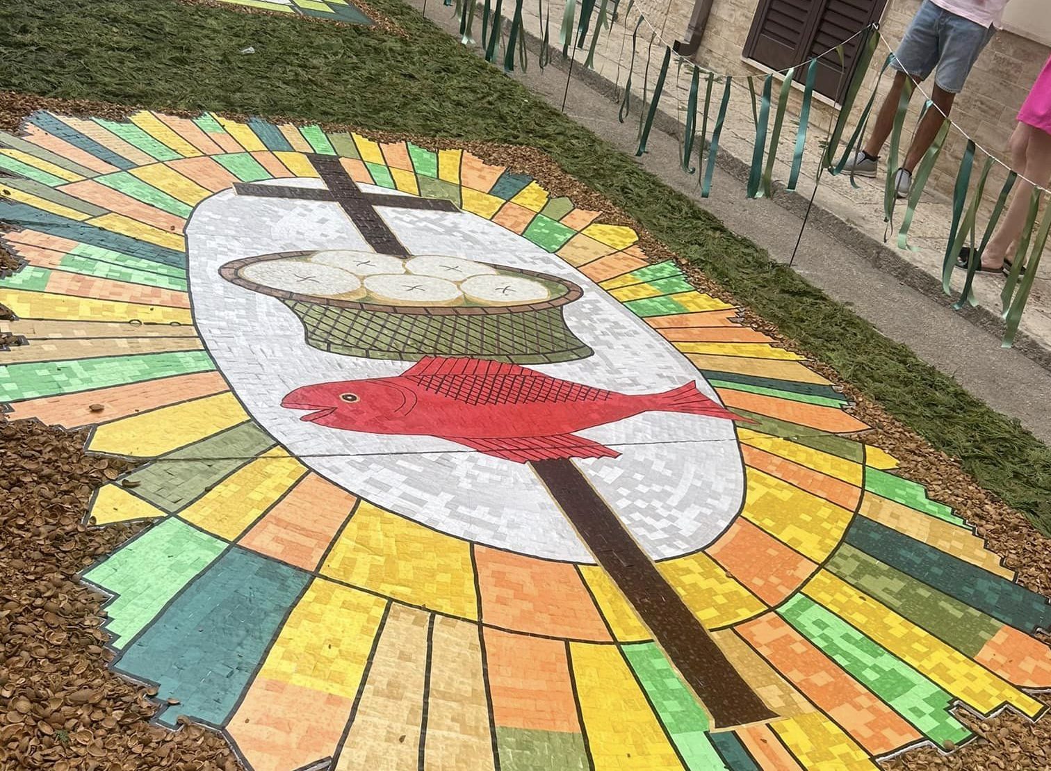Infiorata e mosaici artistici. A Pedalino l’antica tradizione diventa opera d’arte