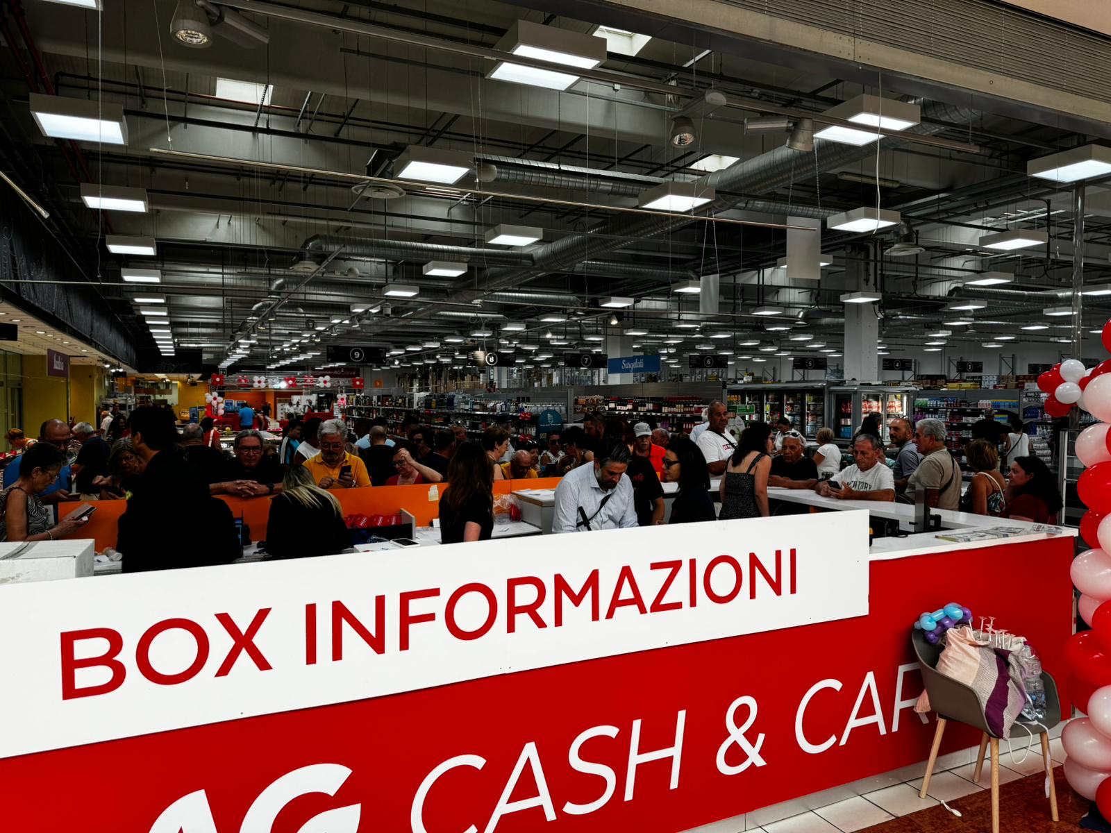 Festa di pubblico all’Ibleo con le offertissime di AG Cash & Carry. FOTO GALLERY