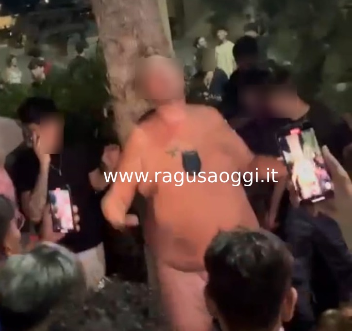 Atti osceni in luogo pubblico e resistenza a pubblico ufficiale: straniero ubriaco si denuda a Marina di Ragusa