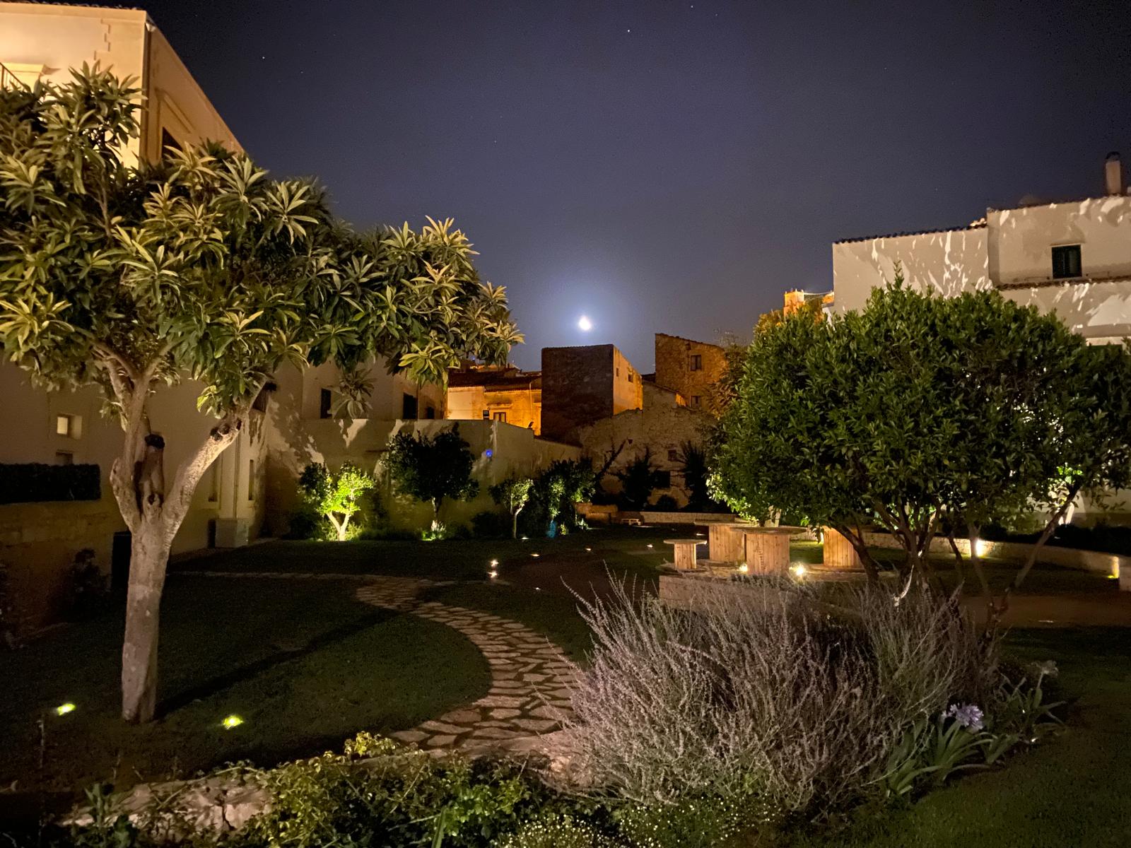 Degustazioni in giardino a Palazzo Bonelli-Patané a Scicli