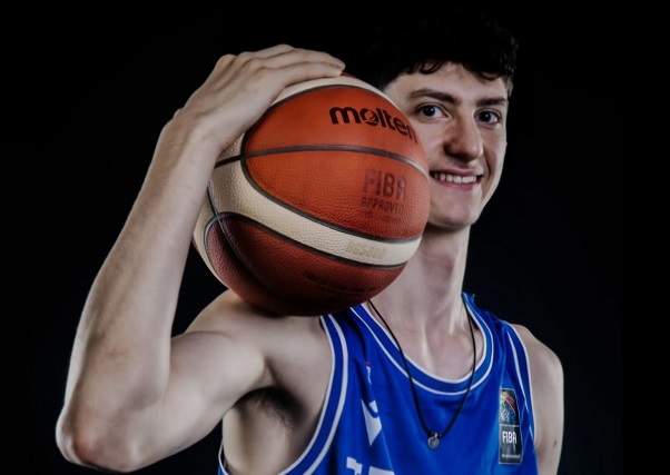 Campionato mondiale under 17 di basket. Mattia Ceccato protagonista: 12 punti, 7 assist