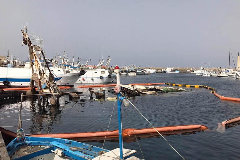Barca a vela affonda nel palermitano: a bordo, 15 persone, 7 i dispersi
