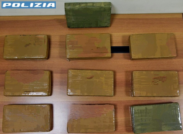 Trovati con 10 kg di cocaina purissima: arrestati tre corrieri della droga ucraini sulla Catania-Ragusa