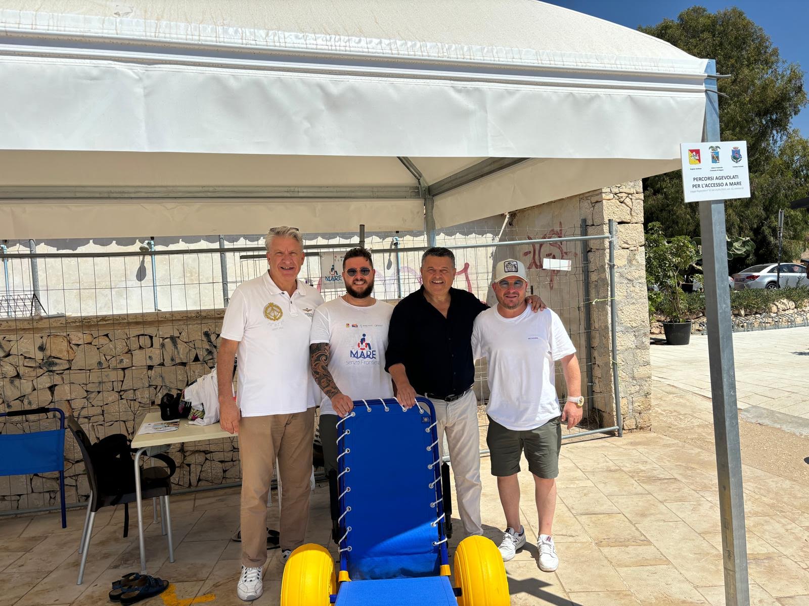 Due sedie Job per l’accesso al mare a Sampieri e Donnalucata