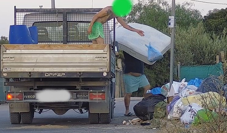 Lotta agli incivili. A Ispica, elevate 835 sanzioni per abbandono di rifiuti. Solo 3 sanzionati su 10 è residente in città