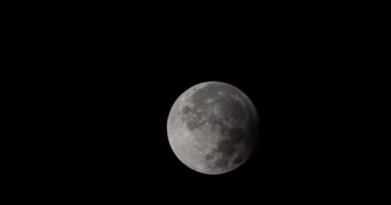 L’eclissi parziale di luna vista da Punta Braccetto. VIDEO