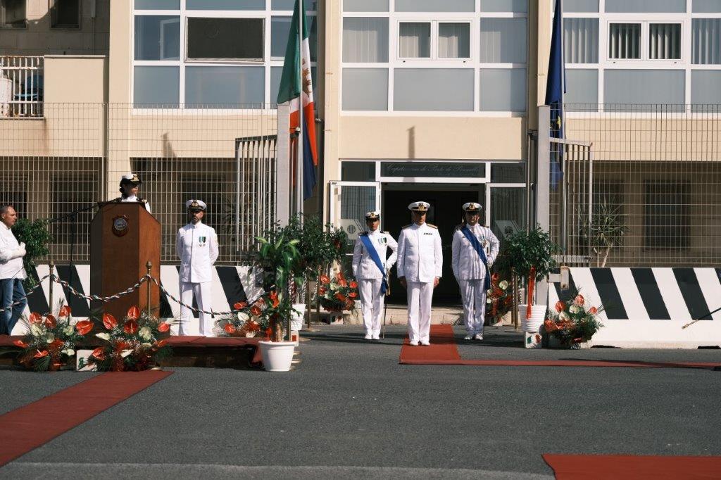 Pozzallo, Guardia Costiera: il capitano Stefania Milione cede il comando al capitano Luigi Vincenti