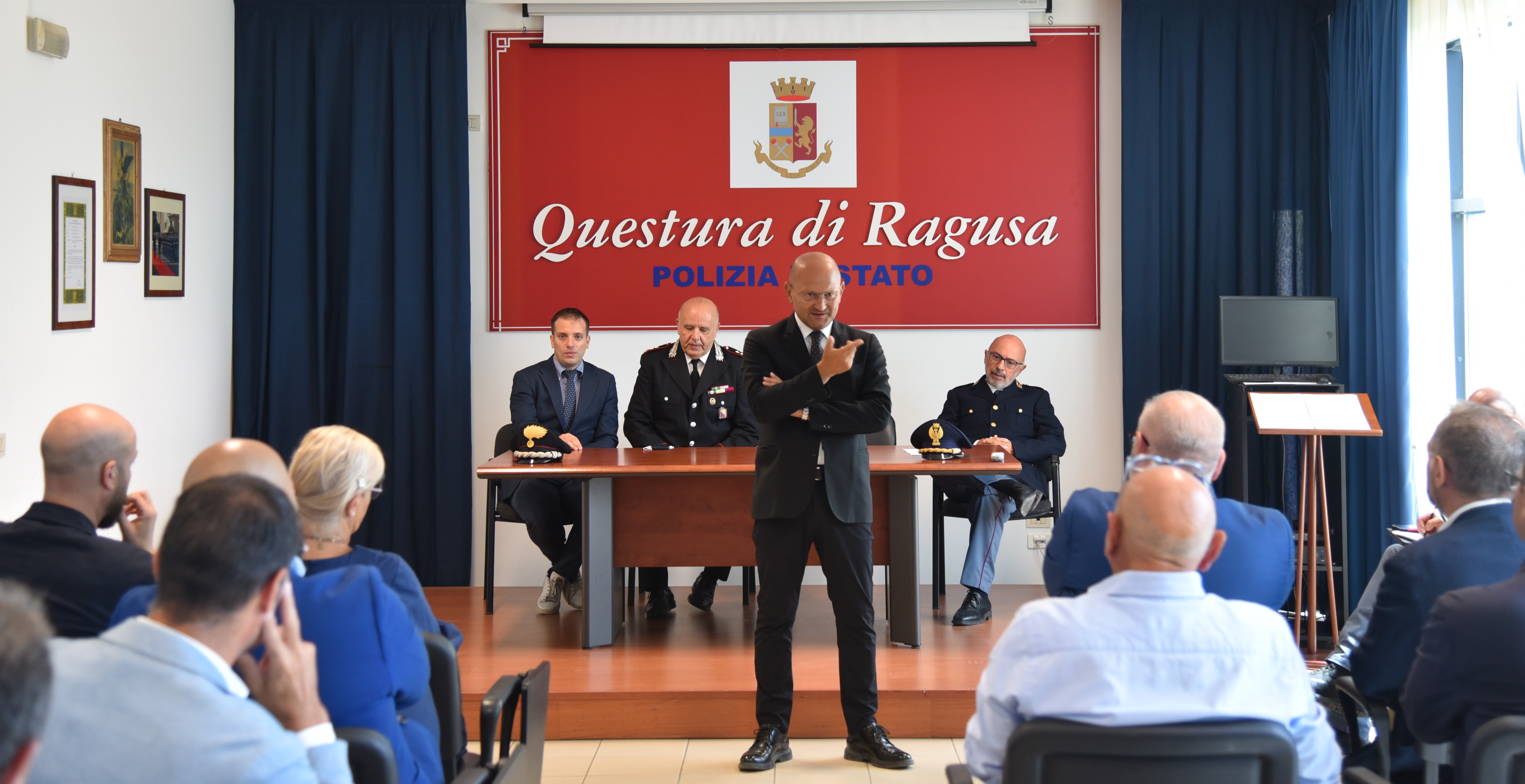 Reati contro gli esercizi commerciali in provincia di Ragusa: tavolo tecnico in Questura