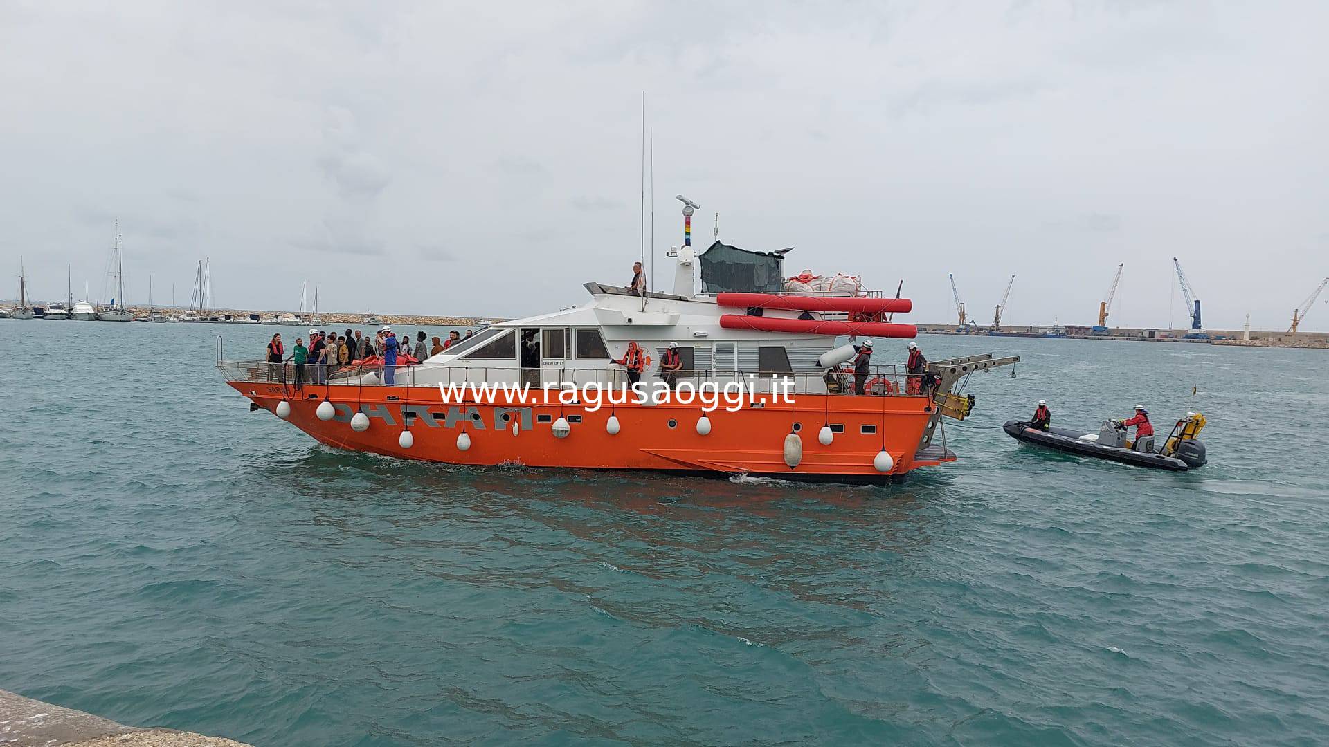 Concluso a Pozzallo lo sbarco dei migranti dalla nave ong Sarah