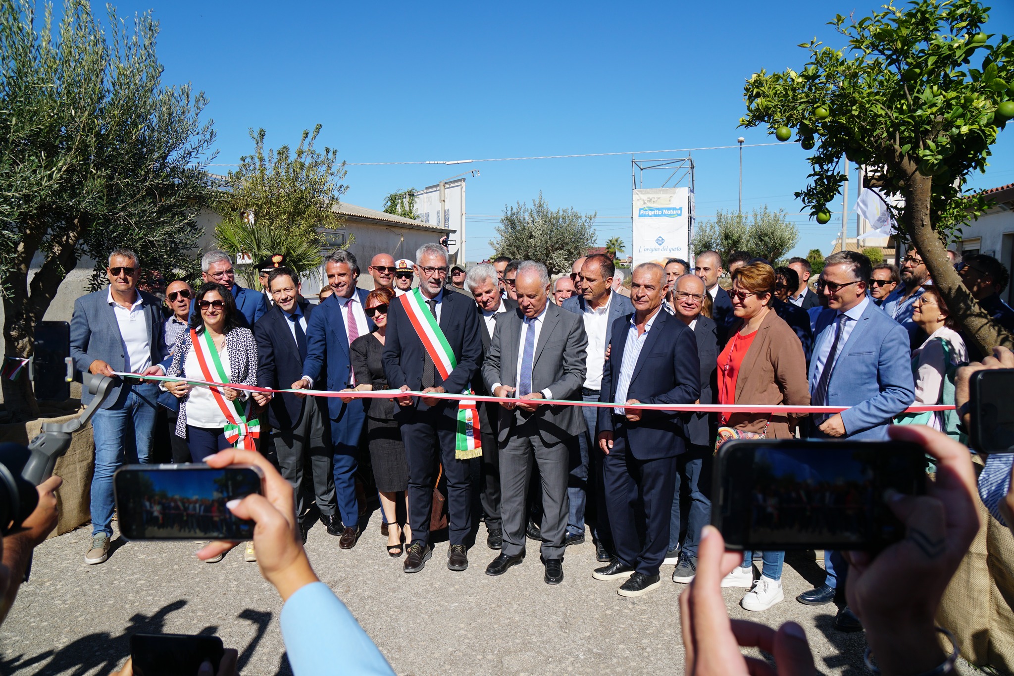 Inaugurata a Ragusa la Fiera Agroalimentare Mediterranea. Nuova location e tanti incontri. A tagliare il nastro l’assessore Barbagallo