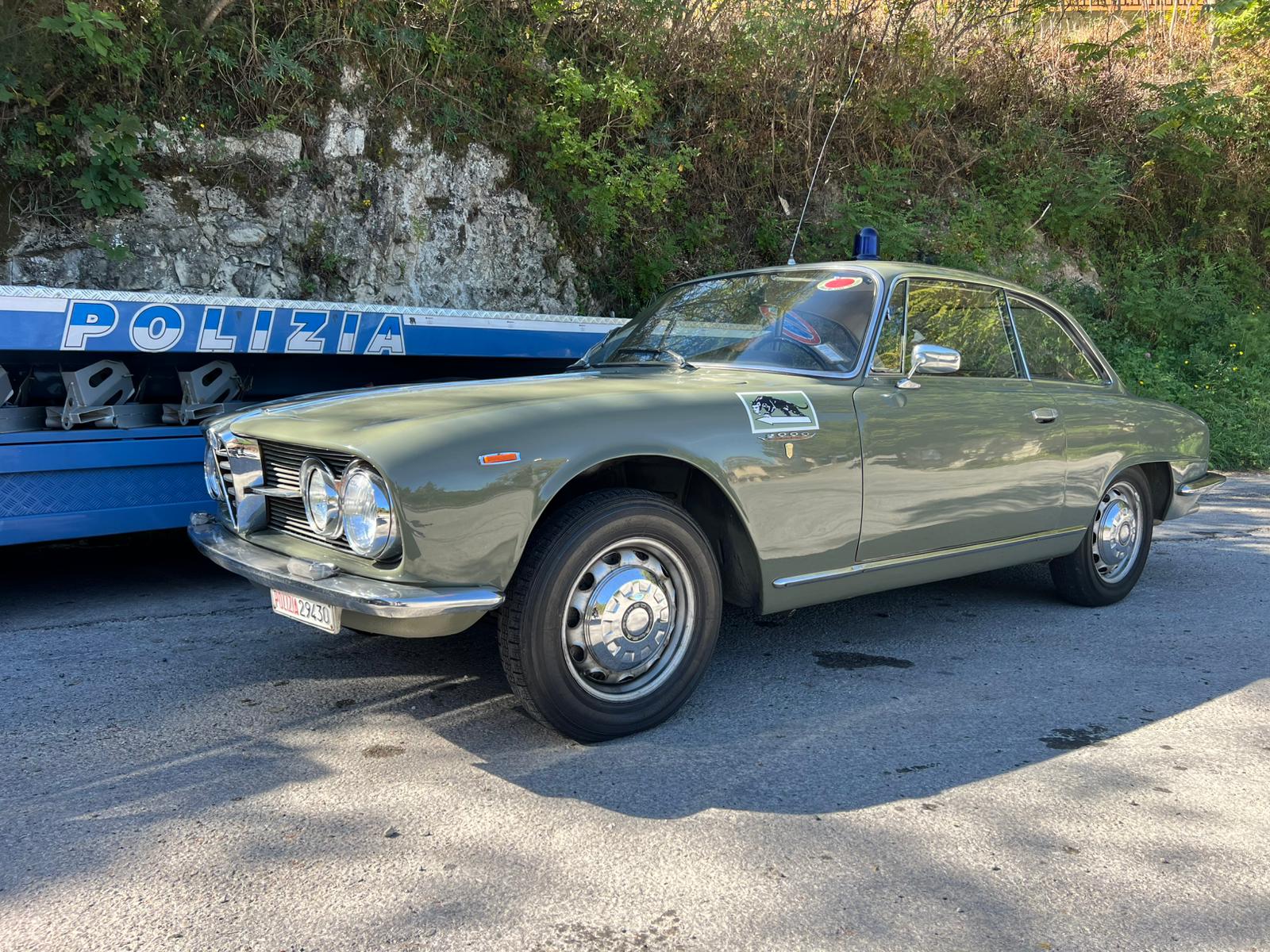 Salita dei Monti Iblei: anche la polizia di Stato ha partecipato con la storica “Alfa Romeo Sprint 2000”