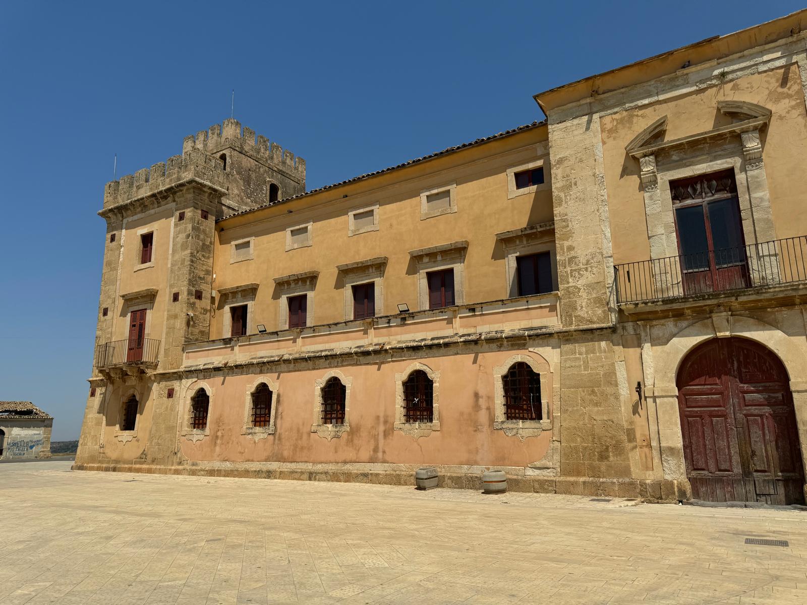 Tornano le Giornate FAI d’Autunno: apertura del castello dei principi di Biscari ad Acate e percorso letterario di Mariannina Coffa a Ragusa