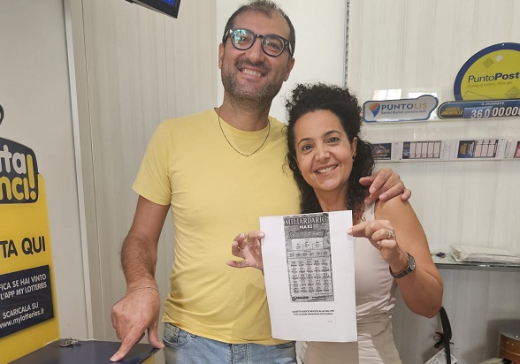 Vinti 2 milioni di euro a Ispica con un gratta e vinci. I titolari della tabaccheria: “Felici di aver contribuito a cambiare la vita di una persona”