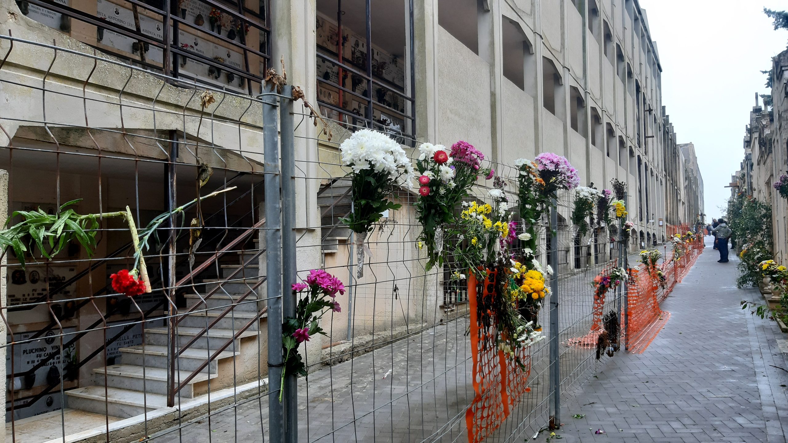 Nuovo attacco sul cimitero di Modica: “Il Comune non riesce nemmeno a fare un progetto”