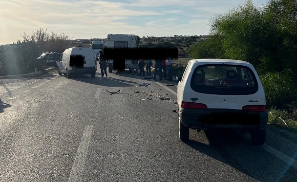 Incidente alle porte di Sampieri. Quattro i mezzi coinvolti, due i feriti