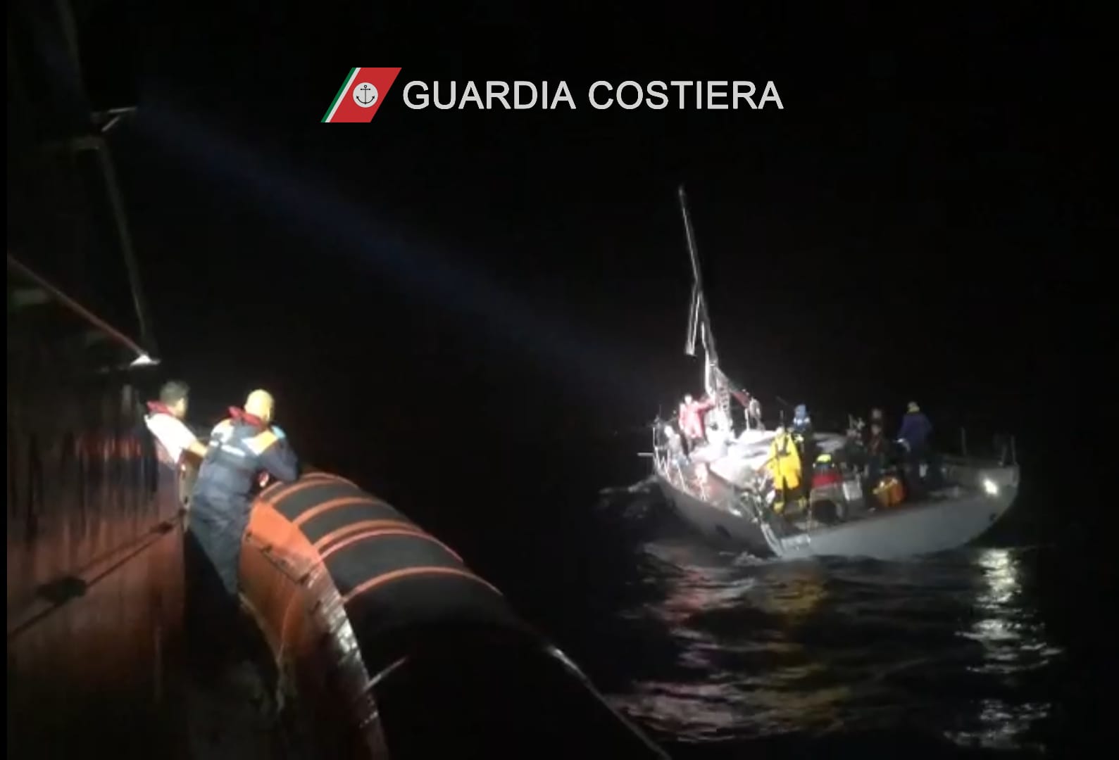 Velista si infortuna durante una regata: soccorso a Pozzallo dalla Guardia Costiera
